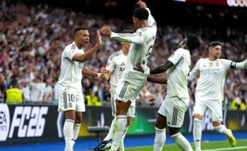 一场4-0，让巴萨落后西甲榜首8分！皇马六连胜，足坛第1人轰235球