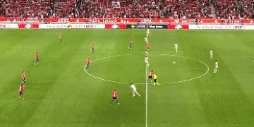 8秒！姆巴佩追平法甲最快进球纪录，梅西开天眼：中圈挑传助攻