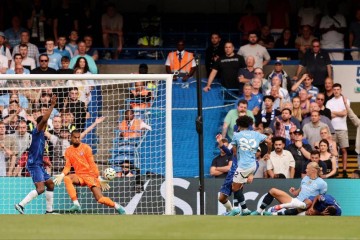 英超回顾：整活大赛！双蓝会成一边倒，瓜师傅技高一筹，曼城迈出争四第一步