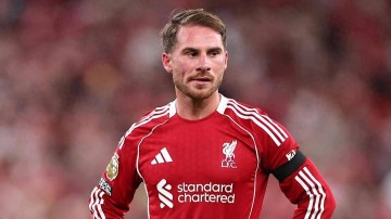 一瘸一拐了好一阵——伯恩利赛后，斯洛特透露麦卡利斯特伤情