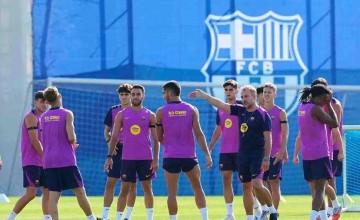 弗里克指责巴萨更衣室自私行为，诺坎普应如何应对