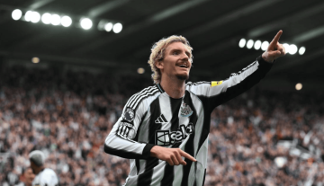 一场1-0，让纽卡收获赛季首胜，降级热门诞生：狼队耻辱4连败