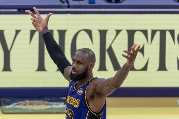 名记：交易是假的 种种迹象表明这将是詹姆斯最后一季