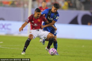 季前赛-霍伊伦破门德利赫特乌龙 多古传射曼联4-1伯恩茅斯