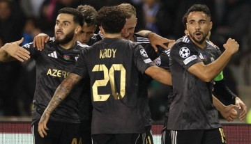 4-0！2-1！欧冠狂欢夜：3场冷门，巴黎绝杀巴萨，曼城+尤文遭绝平