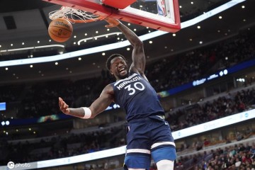 季前赛-爱德华兹25分兰德尔23+8 公牛击败森林狼