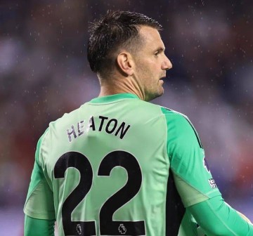 曼联陪练或首发战阿森纳！接洽大巴黎门神后放弃，签他耗费8000万