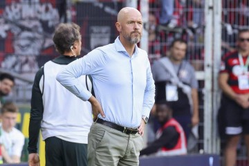 滕哈格下课仅1小时，勒沃库森已找好教练：42岁，曾2夺德甲冠军