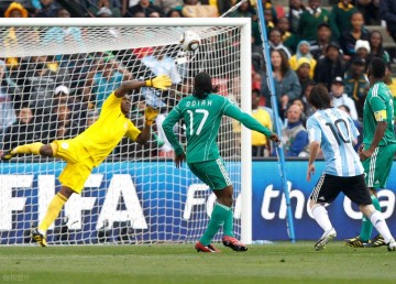 梅西爆发VS斯内德完美一年：2010金球奖到底奖错了吗？为何争议大