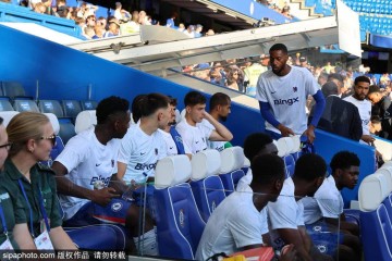 杰克逊的迅速转会：切尔西与拜仁之间的幕后故事与战术分析