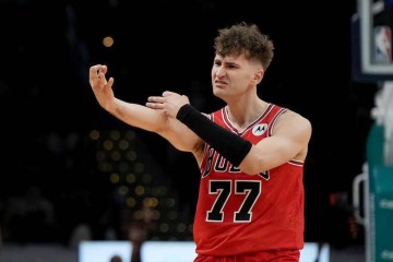 前公牛锋线与西甲球队签约两个月，他在欧锦赛的表现很不理想？